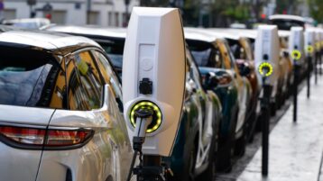 À plat : les conséquences du ralentissement des ventes de véhicules électriques